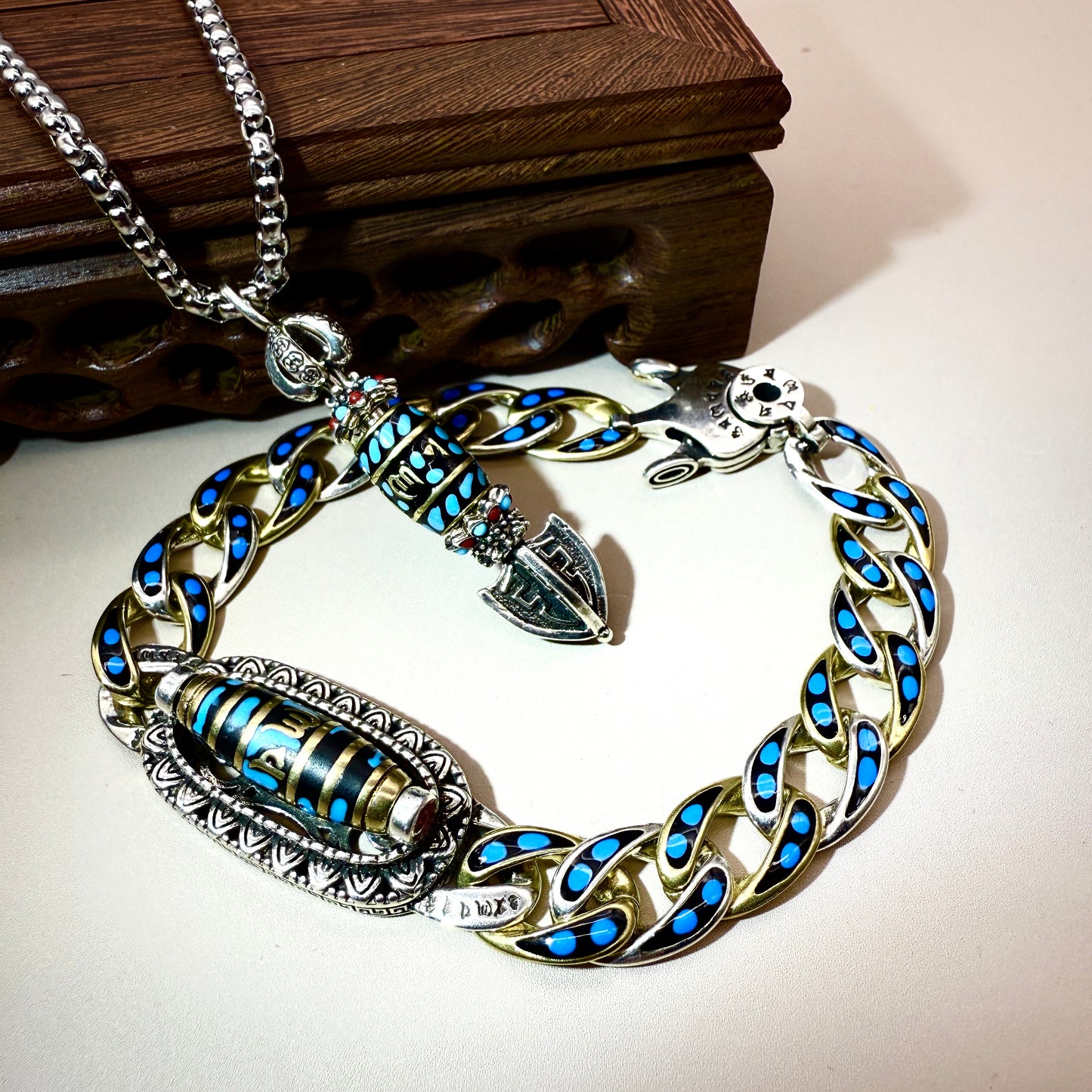 The Navigator's Spear, Necklace and Bracelet Set.